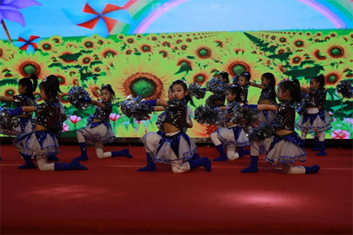 快乐的《啦啦操》 快乐的《啦啦操》