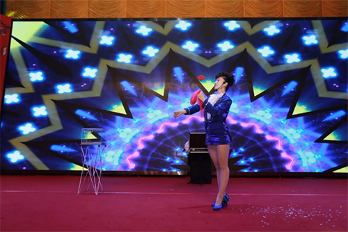 魔术表演 魔术表演